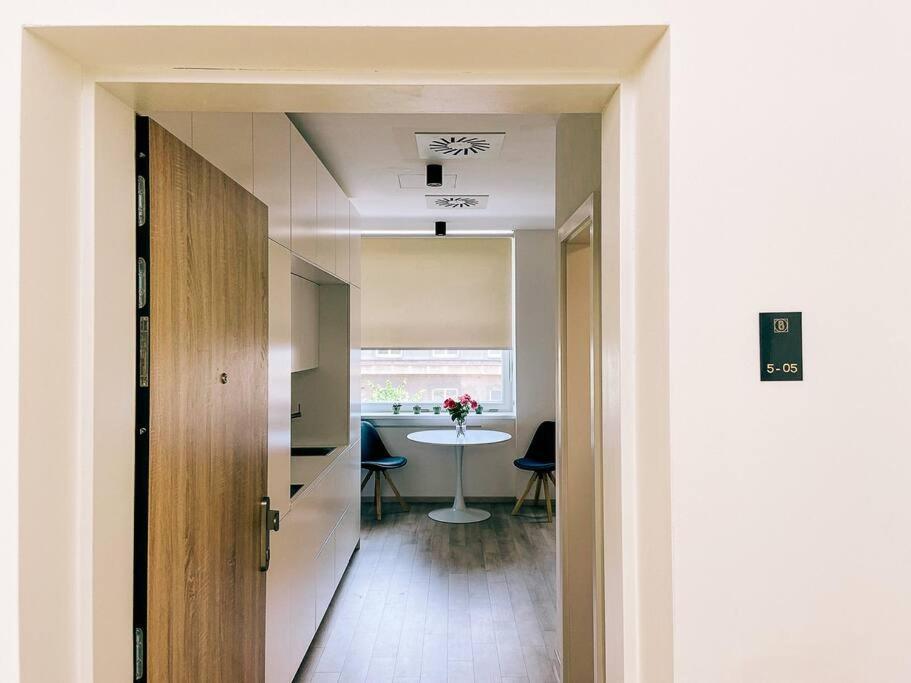 New Studio In Quiet Part Of The City Center Bratislava Exterior foto