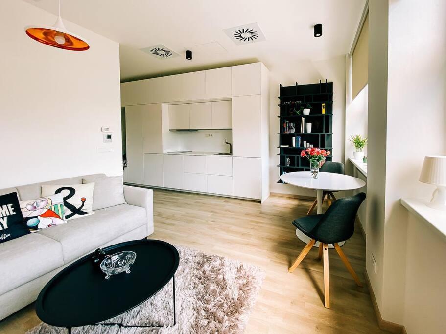 New Studio In Quiet Part Of The City Center Bratislava Exterior foto